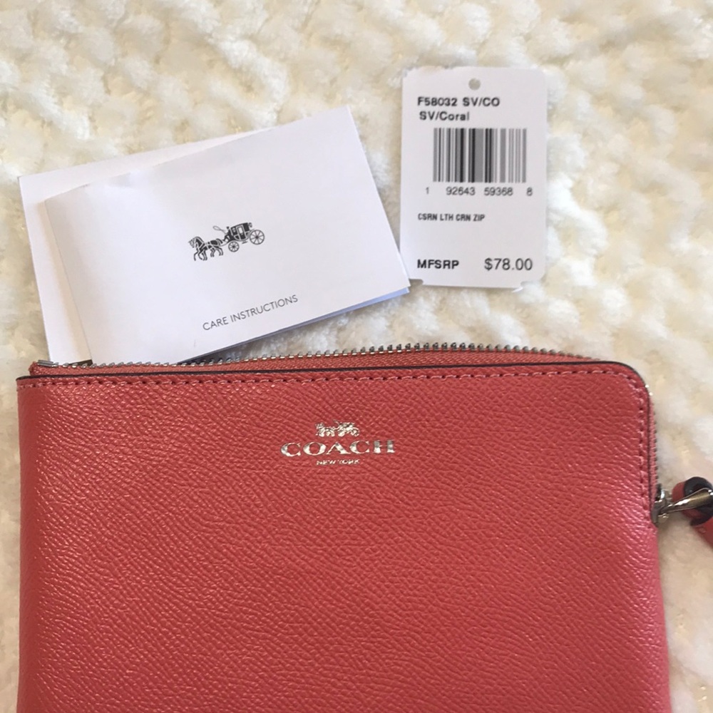 Coach corner zip wristlet - Picture 4 of 5